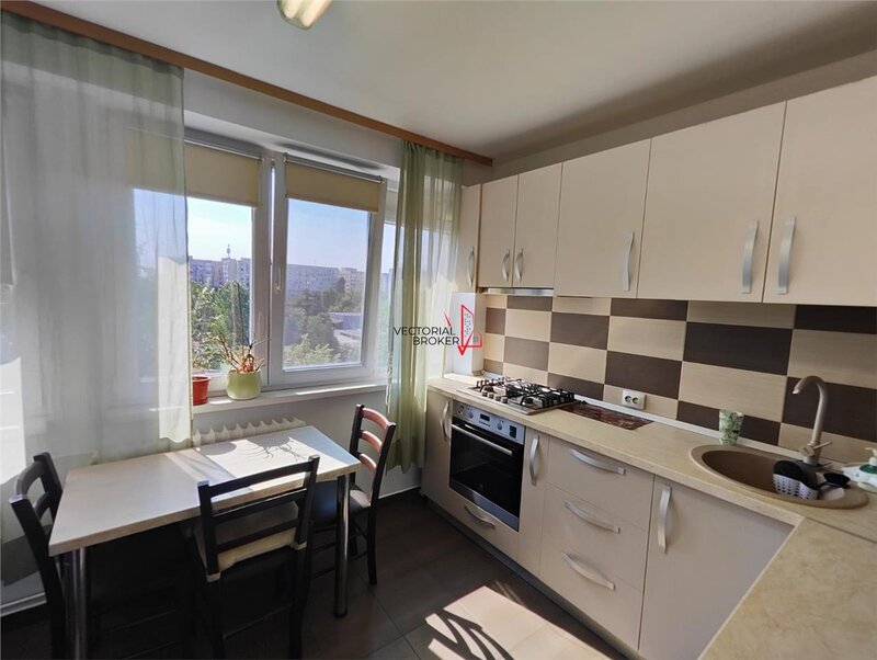 Titan, 7 min. metrou, vanzare apartament 3 camere