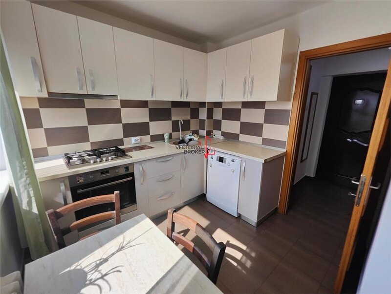 Titan, 7 min. metrou, vanzare apartament 3 camere